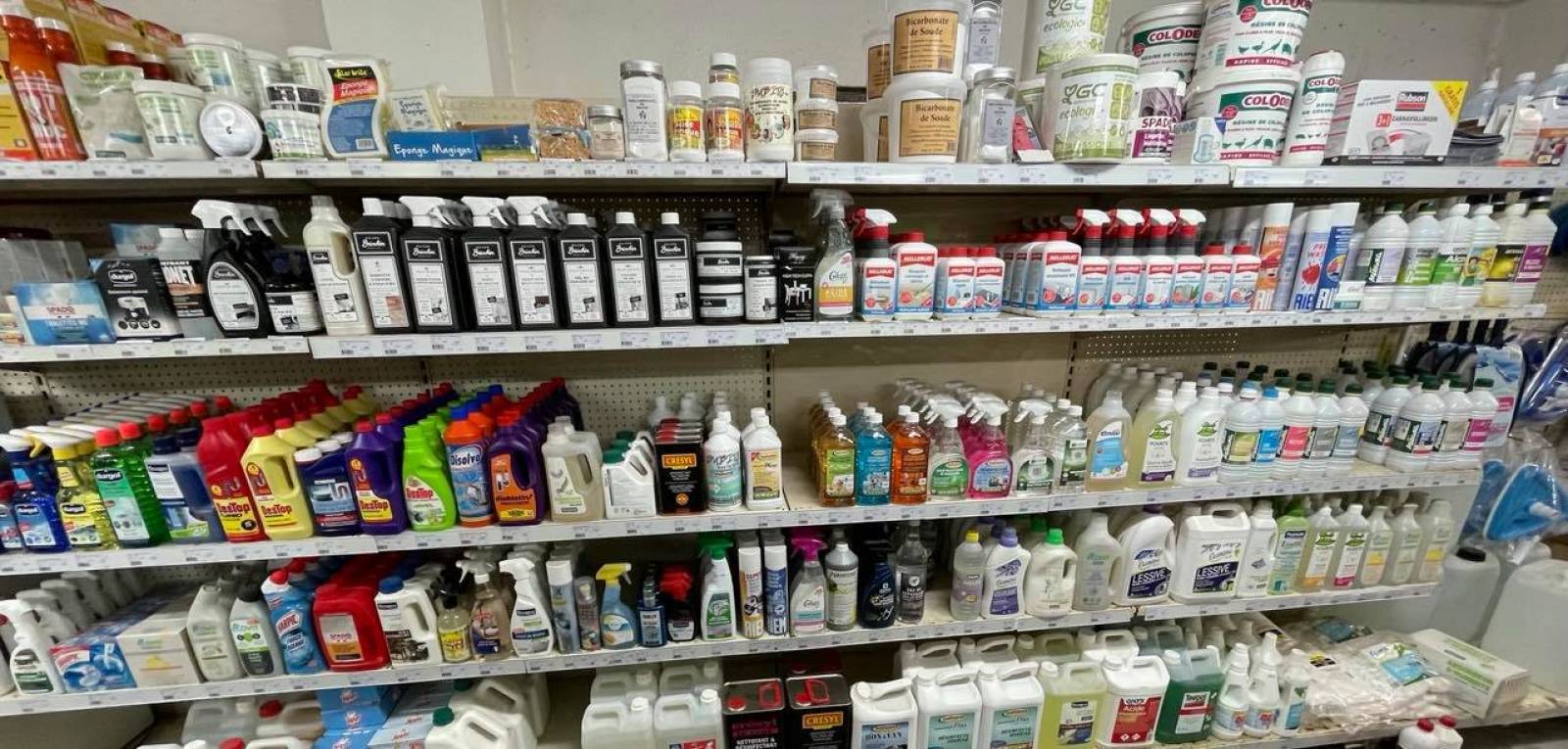 Tout pour la maison dans vos magasins Maison à Vivre Brico SOPAVAR à Sanary et à Six Fours