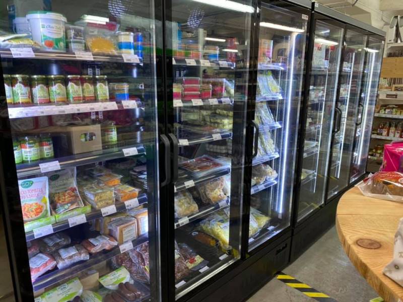 Rayon frais banque régfrigérée de produits frais bio artisanaux à Six Fours et à Sanary près de Toulon