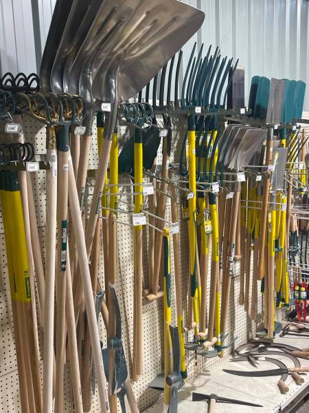 Gamme d'outillage Leborgne, grand choix dans votre jardinerie coopérative à Six Fours et à Sanary dans le Var