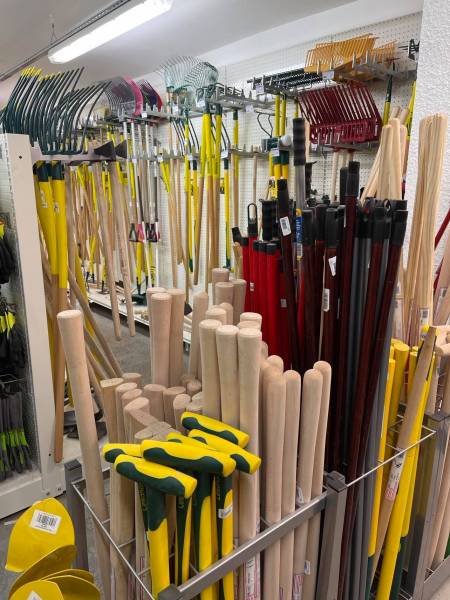 Manche et outils de jardin en vente dans votre jardinerie Sopavar à Six fours et à Sanary près de Toulon