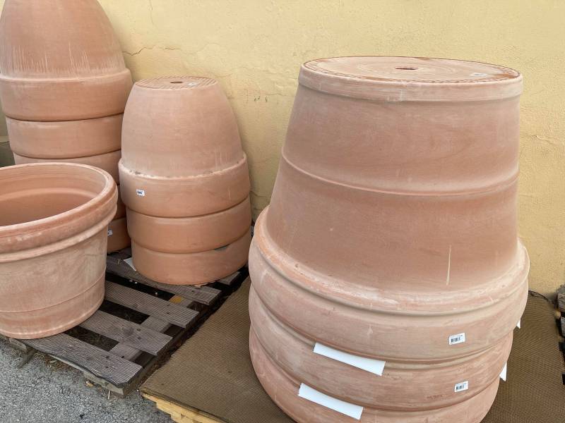 Poterie brute grand modèle moins chère dans votre jardinerie Sopavar à Six Fours et à Sanary près de Toulon