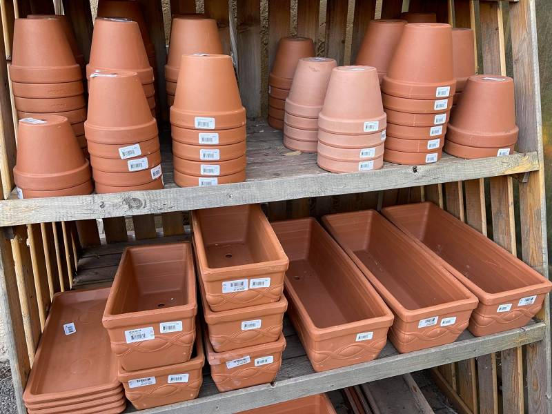 Pot, soucoupe, jardinière, dessous en terre cuite moins chère à Sanary et à Six Fours près de Toulon