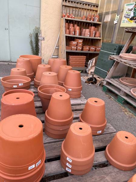 Poterie brute, pot terre cuite à prix bas dans votre jardinerie coopérative agricole Sopavar à Six Fours et à Sanary près de Toulon