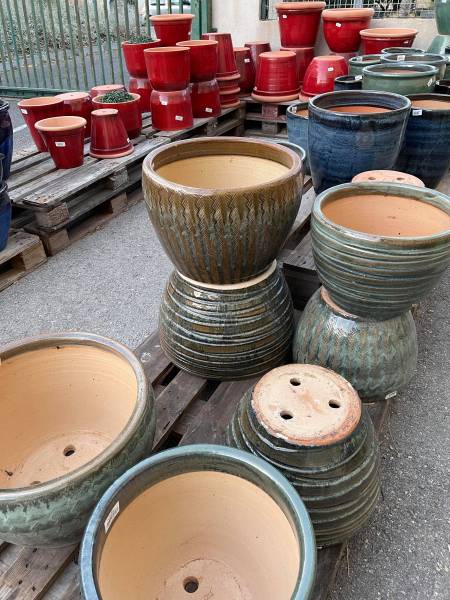 Poterie vernie, cuvier, campana, poterie déco dans votre jardinerie Sopavar à Six Fours et à Sanary près de Toulon dans le Var