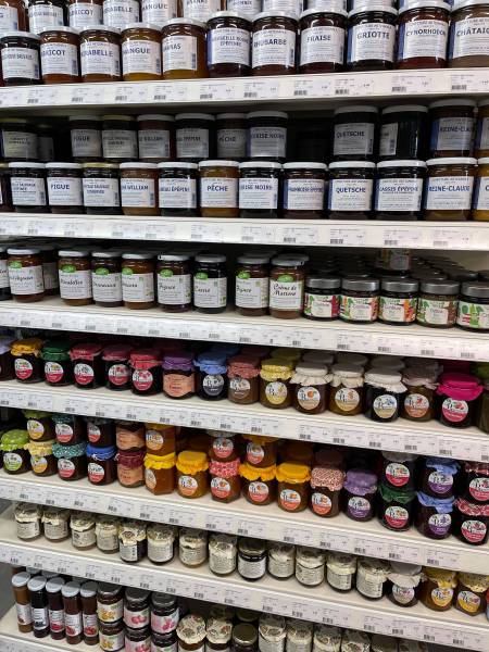 Grand rayon de confitures artisanales de nos régions en vente dans vos jardineries coopératives agricoles à Sanary et à Six Fours près de Toulon.
