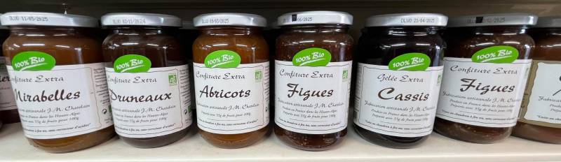 Confitures 100% bio cuites au chaudron à feu nu en vente dans votre coopérative agricole Sopavar à Sanary et à Six Fours près de Toulon.