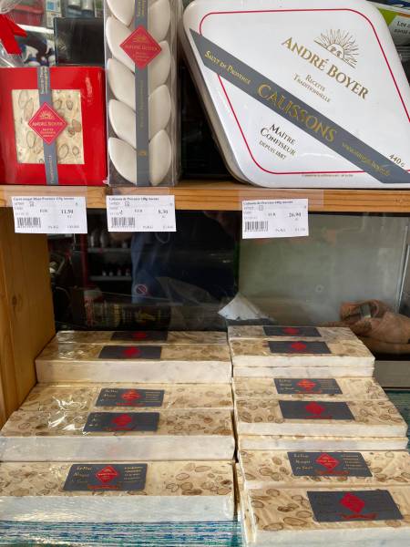 Calissons et nougats de Provence artisanal en vente dans votre coopérative agricole Sopavar à Sanary et à Six Fours près de  Bandol Saint Cyr La Cadière Le Castellet