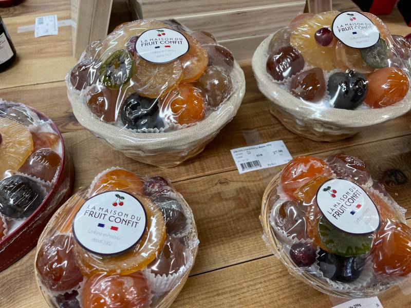 Confiseur en Provence depuis 1962, les fruits confits produits en Provence sont en vente dans vos jardineries Sopavar à Six Fours et à Sanary près de Toulon dans le Var