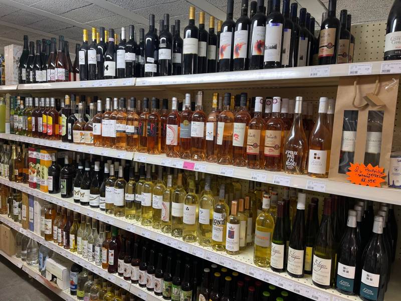 Rayon de vins de nos régions Grand choix toute l'année à prix imbattable Prix bas garantis à la jardinerie Coopérative Agricole Sopavar à Six Fours et à Sanary près de Toulon dans le Var