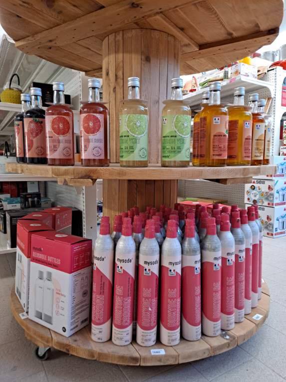 Machine à eau pétillante MySoda , cylindres CO2 et concentrés écologiques et recyclables dans votre jardinerie coopératives agricoles Sopavar à Sanary et à Six Fours près de Toulon dans le Var