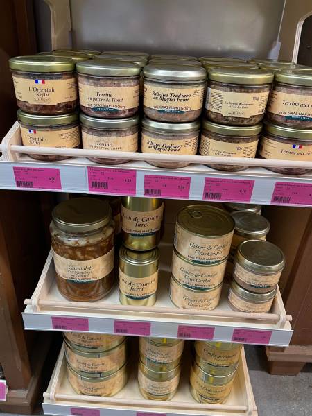 Les terrines de canard les rillettes les pâtés Maison Martegoute dans votre jardinerie coopérative agricole SOPAVAR à Six Fours et à Sanary près de Toulon dans le Var