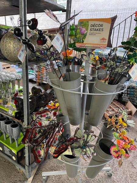 Papillons objets déco à piquer dans vos jardineries Sopavar Coopératives Agricoles à Six Fours et à Sanary près de Toulon