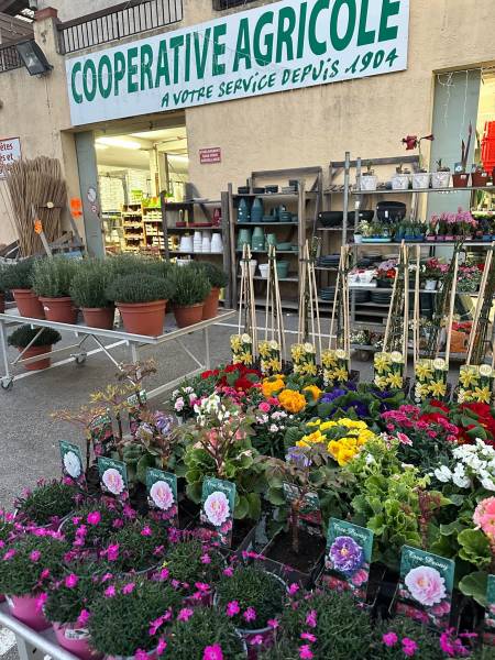 Votre coopérative agricole Jardinerie Sopavar à votre service depuis 1904