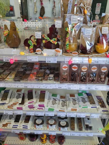 Chocolat artisanal et colombes de Pâques dans vos coopératives agricoles Sopavar à Sanary et à Six Fours près de Toulon dans le Var