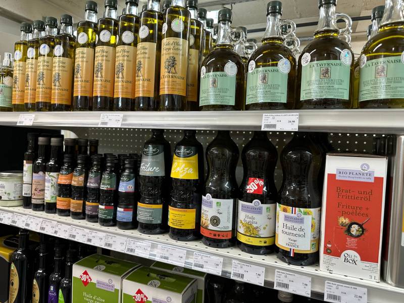 Huile d’olive de France AOP Provence dans nos 2 magasins dans votre coopérative agricole près des centres-villes de Sanary et de Six Fours près de Toulon dans le Var