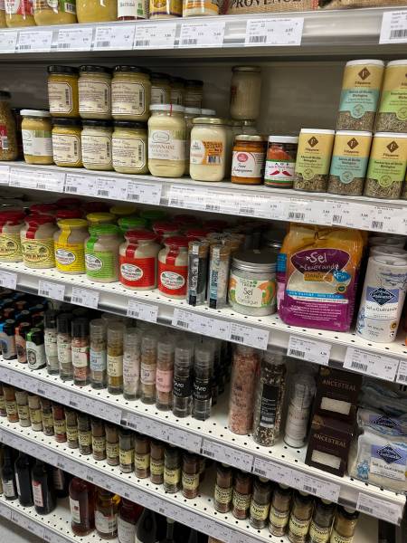 Moutardes de qualité dont la moutarde de Meaux Pommery dans nos 2 magasins dans votre coopérative agricole près des centres-villes de Sanary et de Six Fours près de Toulon dans le Var