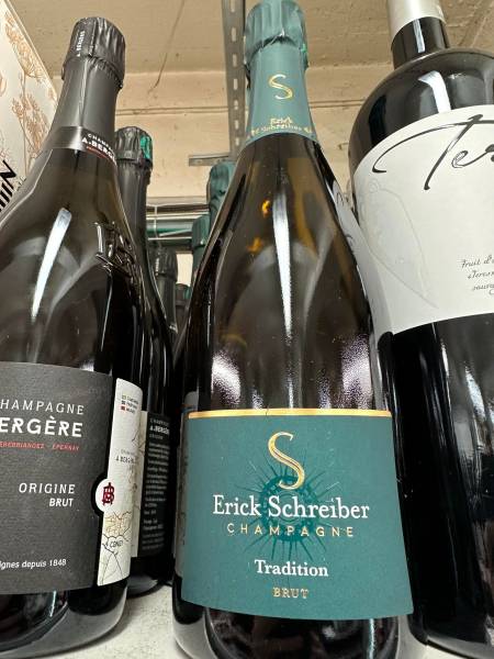 Champagne bio dans nos 2 magasins dans votre coopérative agricole près des centres-villes de Sanary et de Six Fours près de Toulon dans le Var