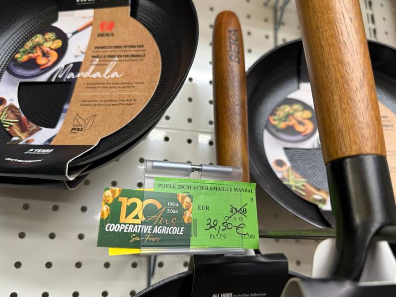 POELE 28CM ACIER EMAILLE MANDALA BEKA DANS VOTRE MAGASIN MAISON A VIVRE COOPERTATIVE SOPAVAR A SANARY ET A SIX FOURS DANS LE VAR