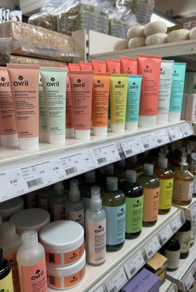 Soins et cosmétique bio de la marque AVRIL à découvrir dans vos coopératives agricoles Sopavar à Sanary et à Six Fours près de Toulon dans le Var