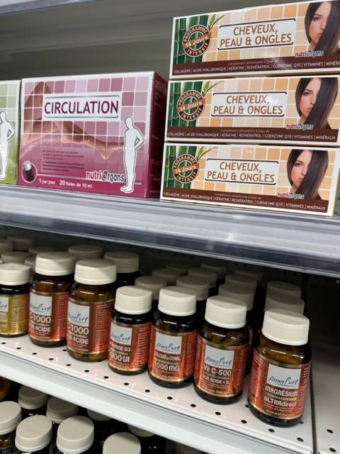 Vitamine C non acide sous forme d’ascorbate de calcium dans nos 2 magasins dans votre coopérative agricole près des centres-villes de Sanary et de Six Fours près de Toulon dans le Var