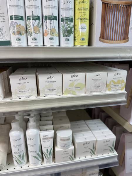 Savon de Marseille extra pur multi-usages pour la toilette et le ménage chez SOPAVAR à Sanary et à Six Fours