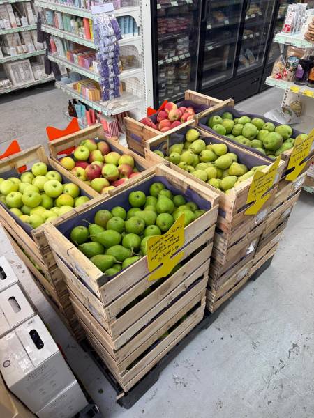 Fruits bio IGP Hautes Alpes 100 % origine France proposés à prix coopératifs dans vos Coopératives Agricoles SOPAVAR près de Toulon