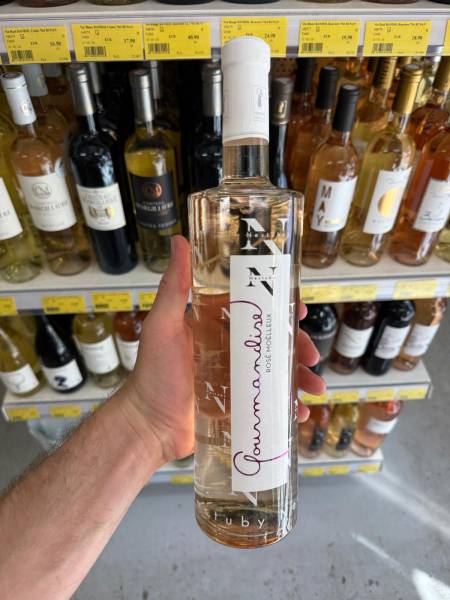 Cuvée Eau de Vin rosé AOP Côtes de Provence du Château Nestuby, sélection SOPAVAR de Six Fours et de Sanary 