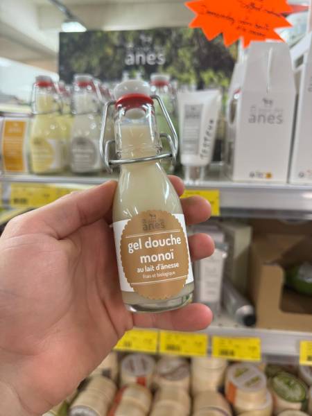 Soin des mains lait d’ânesse dans votre coopérative agricole Sopavar à Sanary et à Six Fours près de Toulon dans le Var